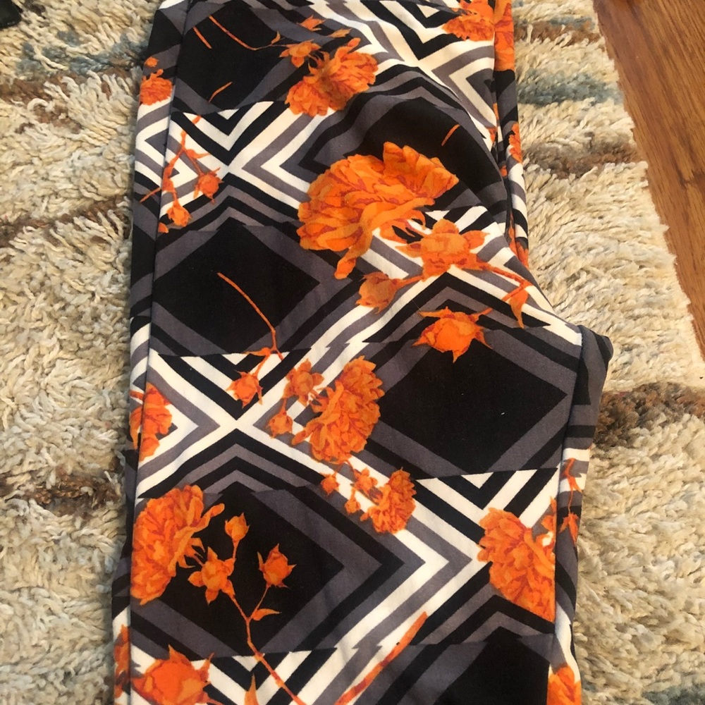 LuLaroe one size leggings